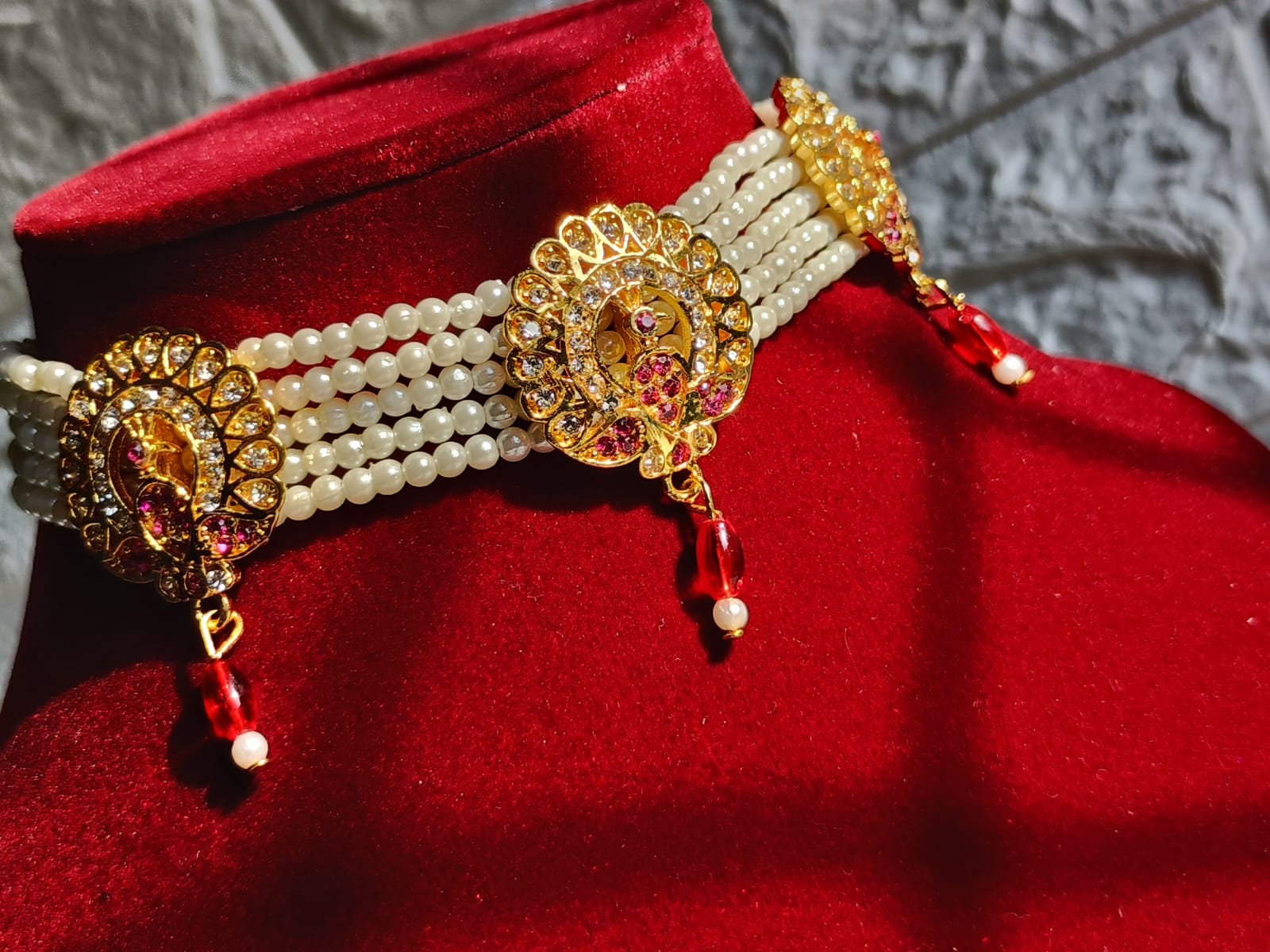 Elegant white  Pearl and Gold Choker Set